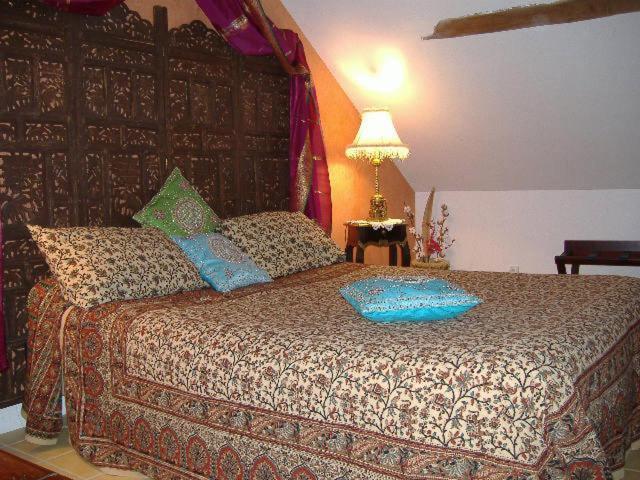 Logis Deritel Bed and Breakfast Montsûrs Δωμάτιο φωτογραφία
